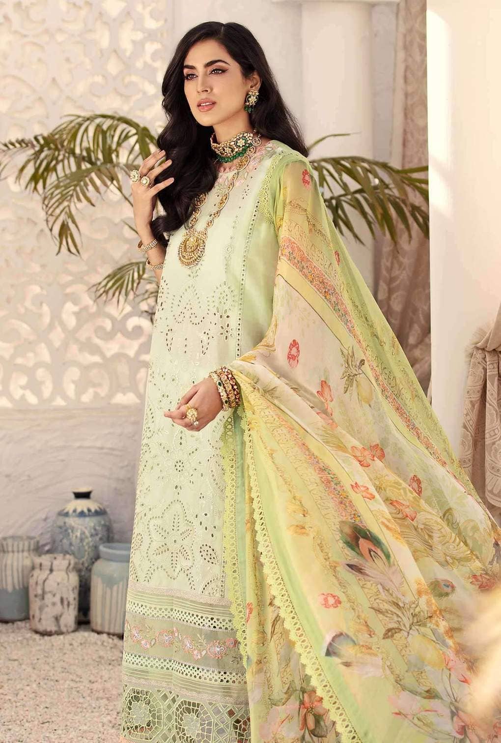 img_saadia_asad_eid_chikankari_lawn_2021_awwal_boutique
