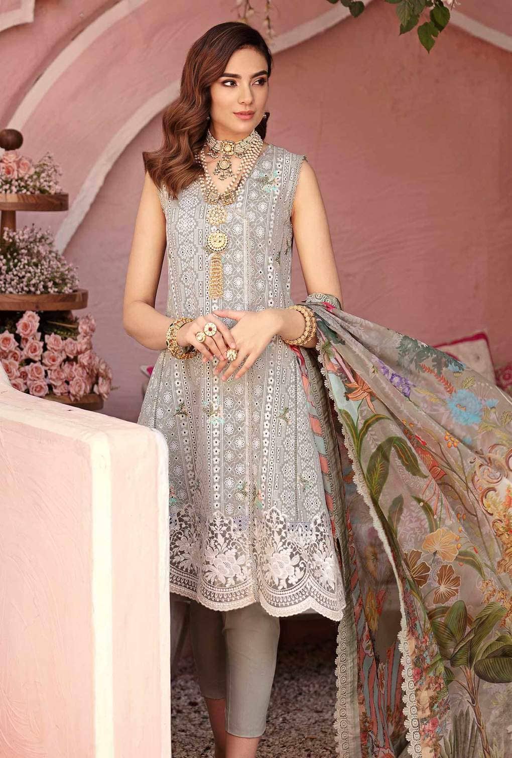img_saadia_asad_eid_chikankari_lawn_2021_awwal_boutique