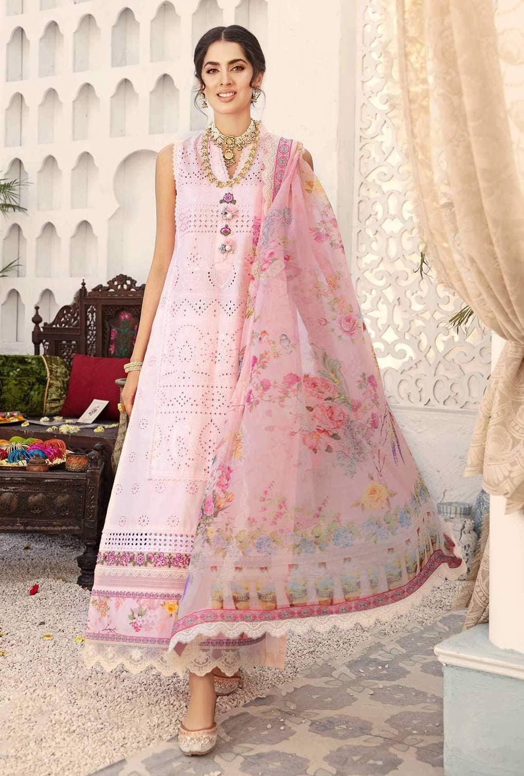 img_saadia_asad_eid_chikankari_lawn_2021_awwal_boutique