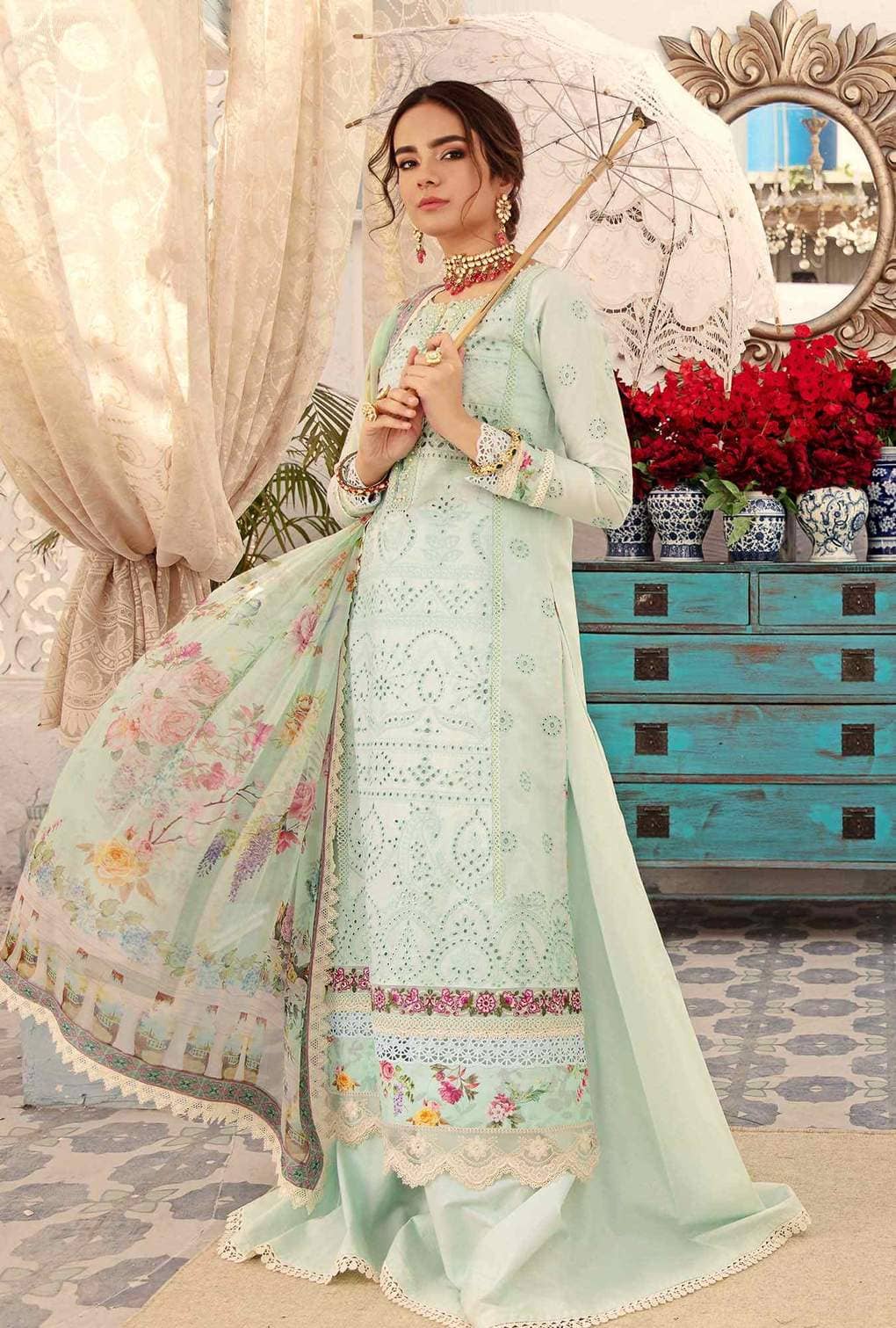 img_saadia_asad_eid_chikankari_lawn_2021_awwal_boutique