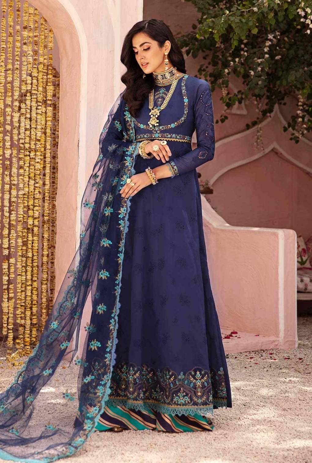 img_saadia_asad_eid_chikankari_lawn_2021_awwal_boutique