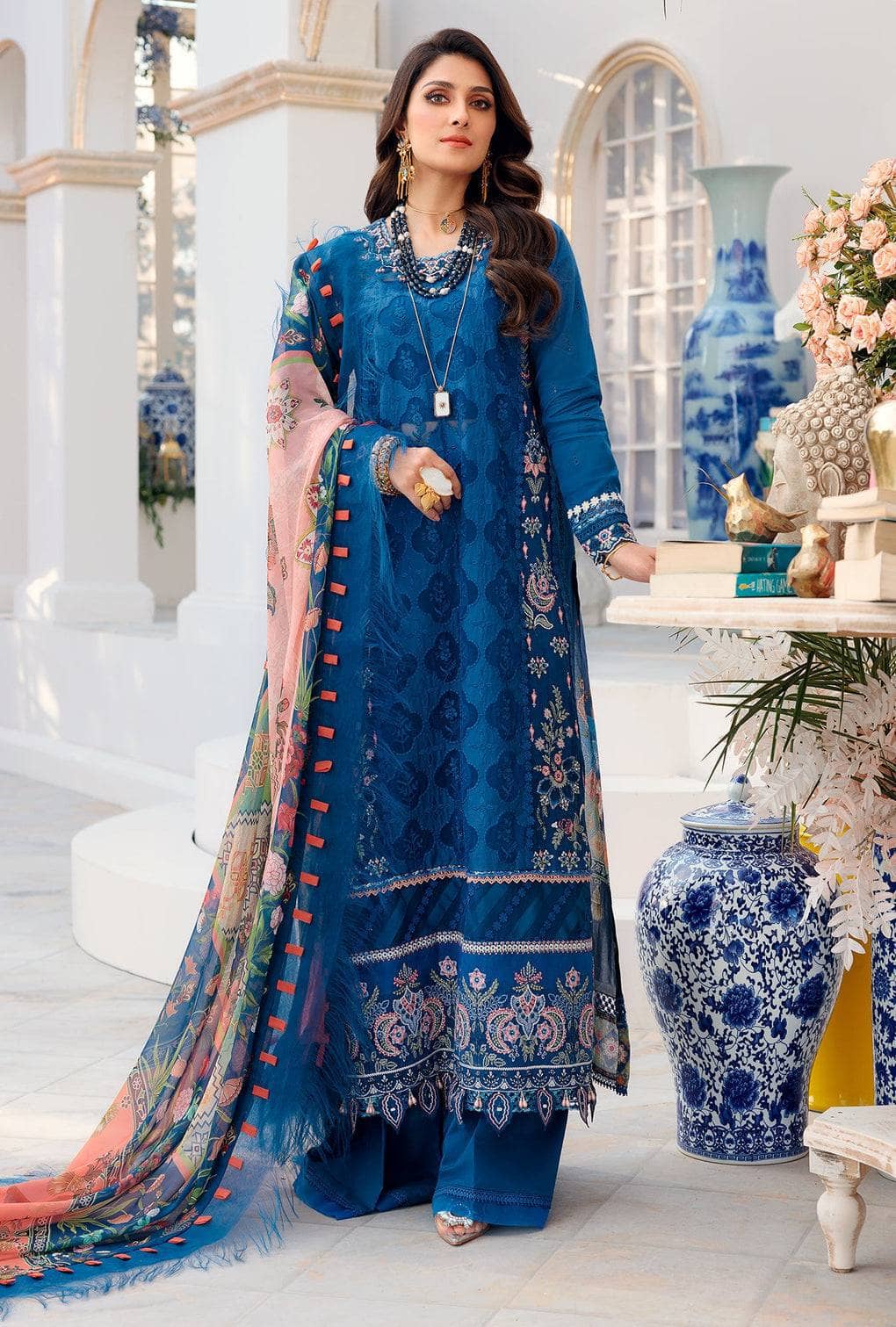 img_saadia_asad_chikankari_lawn_22_awwal_boutique