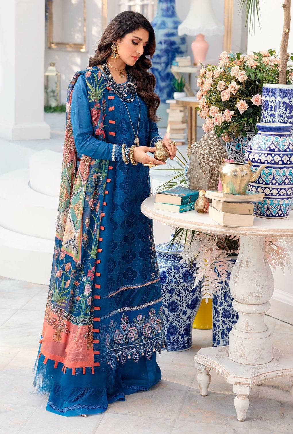 img_saadia_asad_chikankari_lawn_22_awwal_boutique