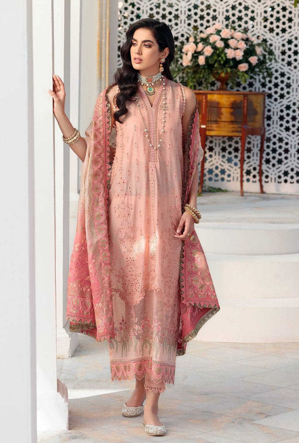 img_saadia_asad_chikankari_lawn_22_awwal_boutique
