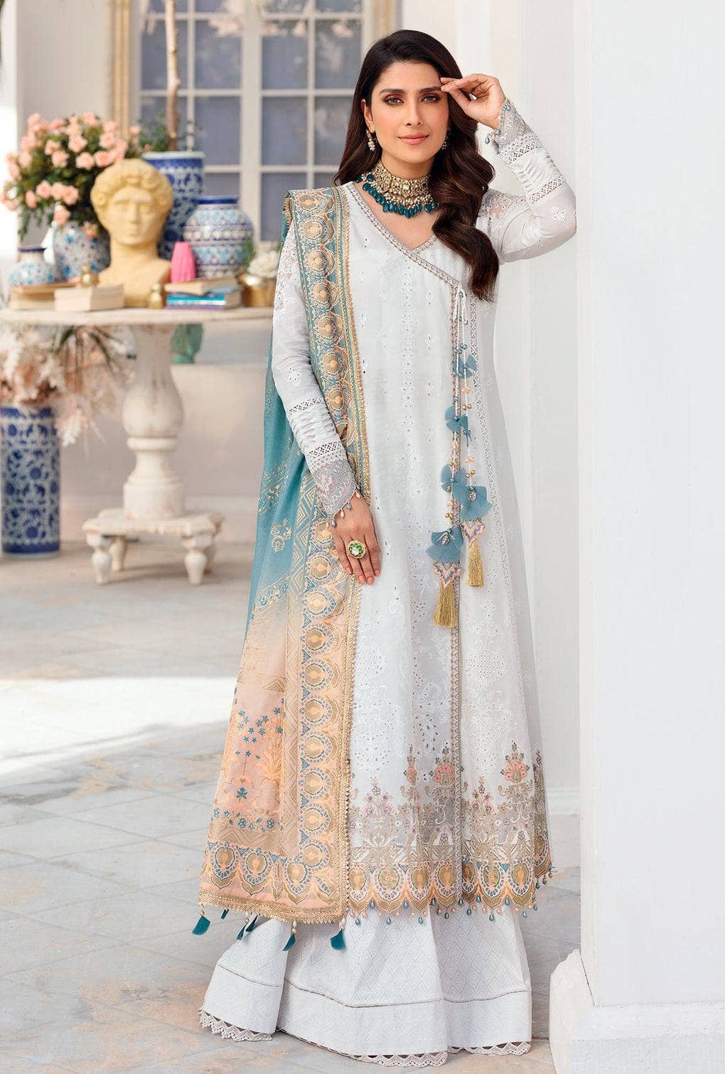 img_saadia_asad_chikankari_lawn_22_awwal_boutique