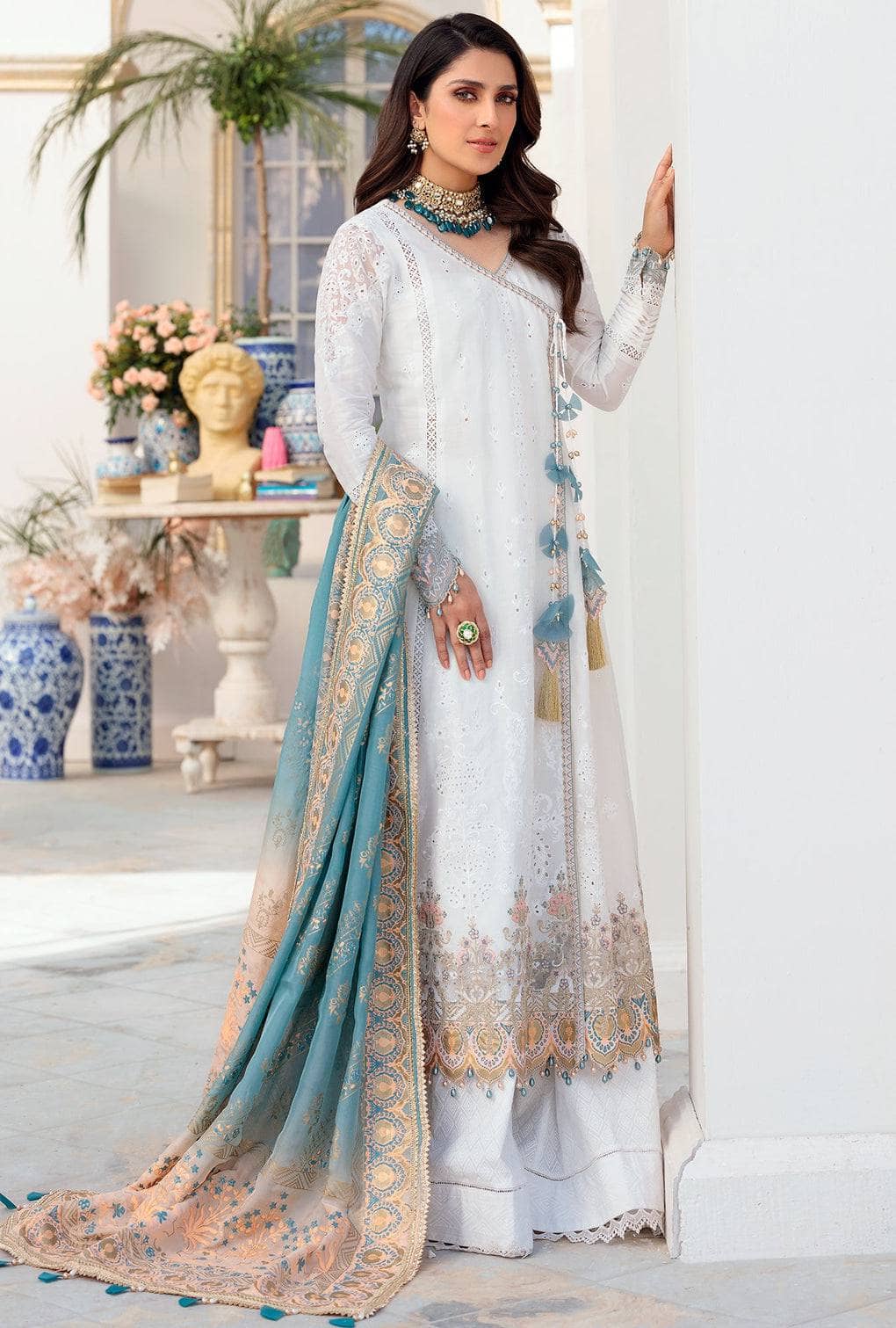img_saadia_asad_chikankari_lawn_22_awwal_boutique