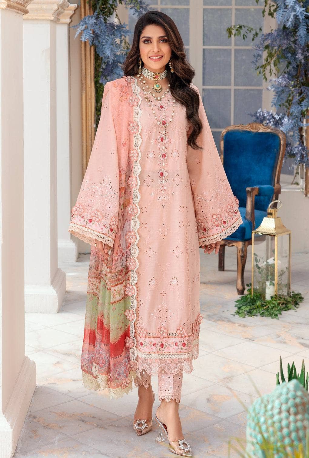 img_saadia_asad_chikankari_lawn_22_awwal_boutique