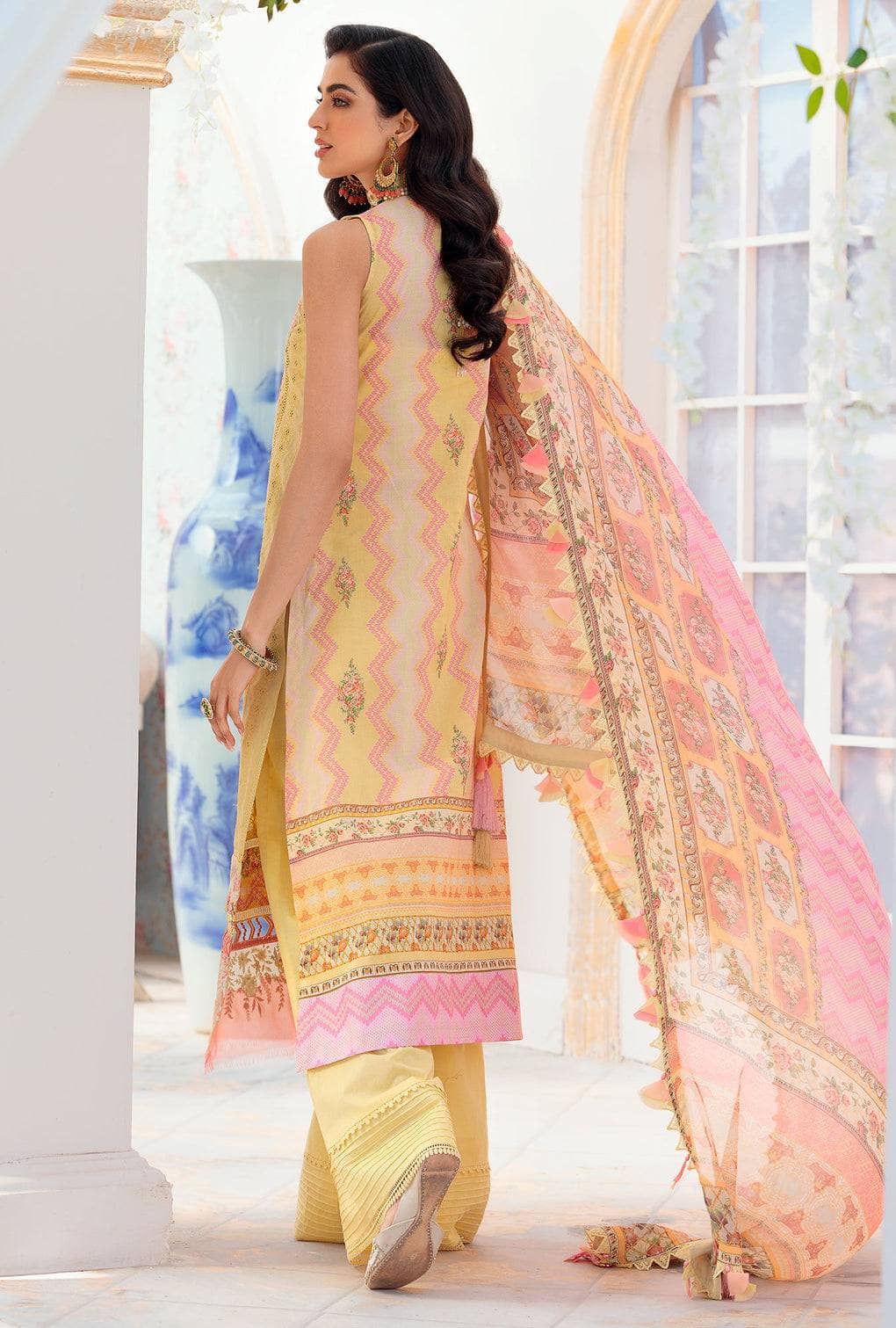 img_saadia_asad_chikankari_lawn_22_awwal_boutique
