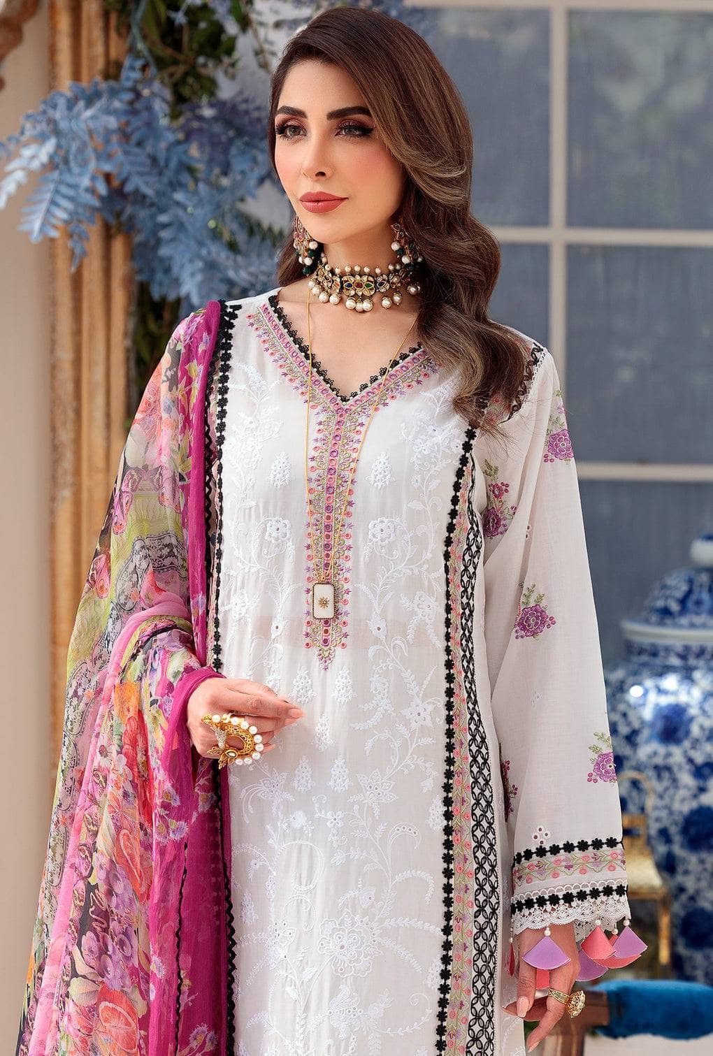 img_saadia_asad_chikankari_lawn_22_awwal_boutique