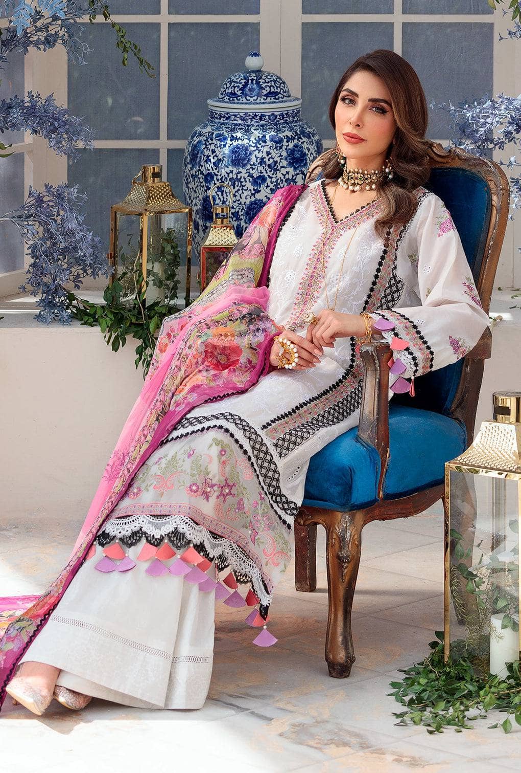 img_saadia_asad_chikankari_lawn_22_awwal_boutique