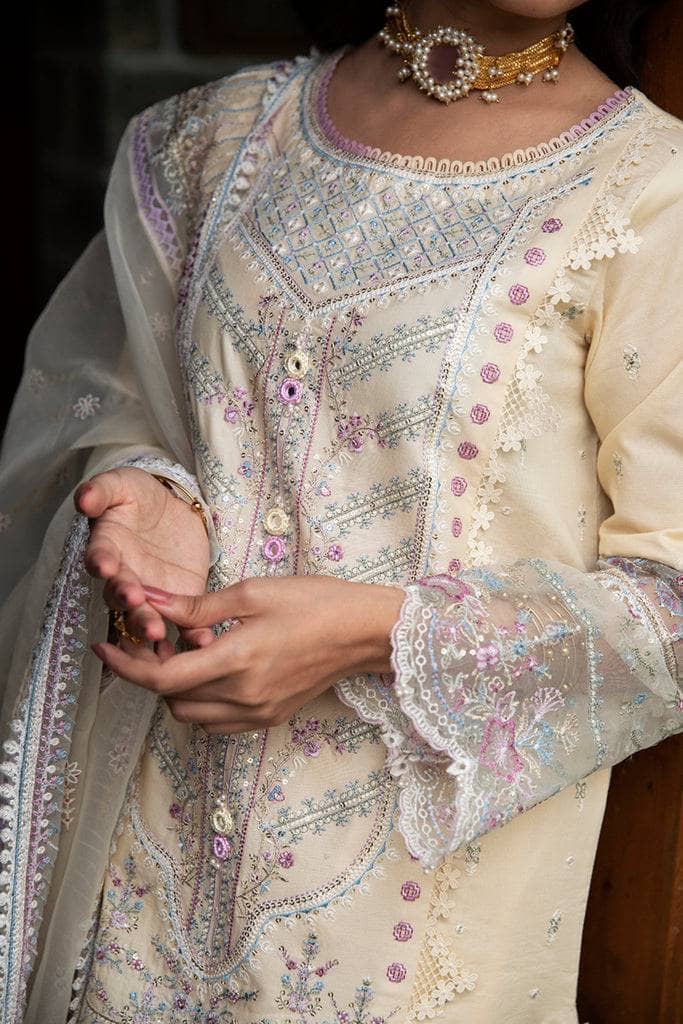 img_qalamkar_luxury_festive_22_awwal_boutique