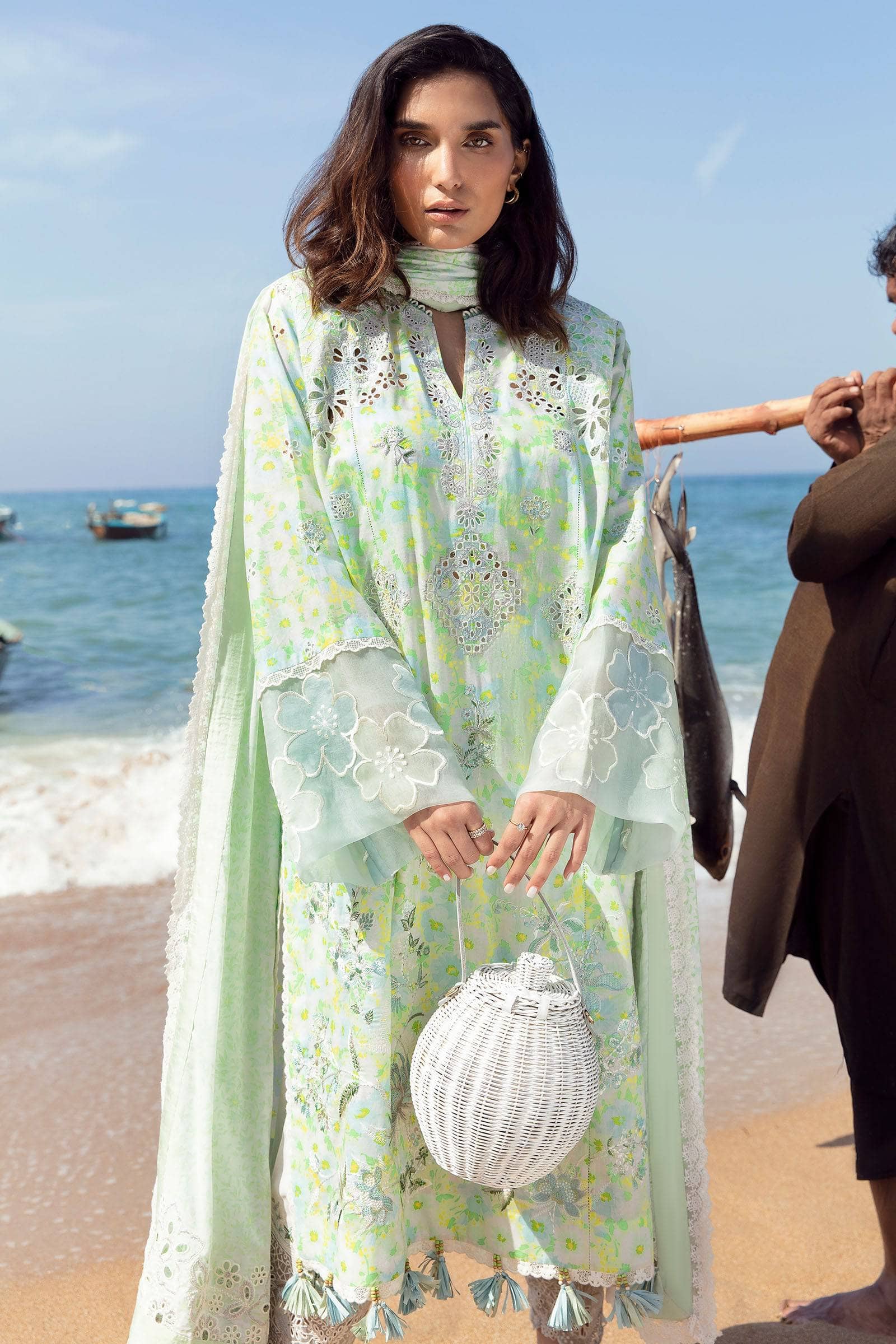 img_zaha_lawn_2023_awwal_boutique