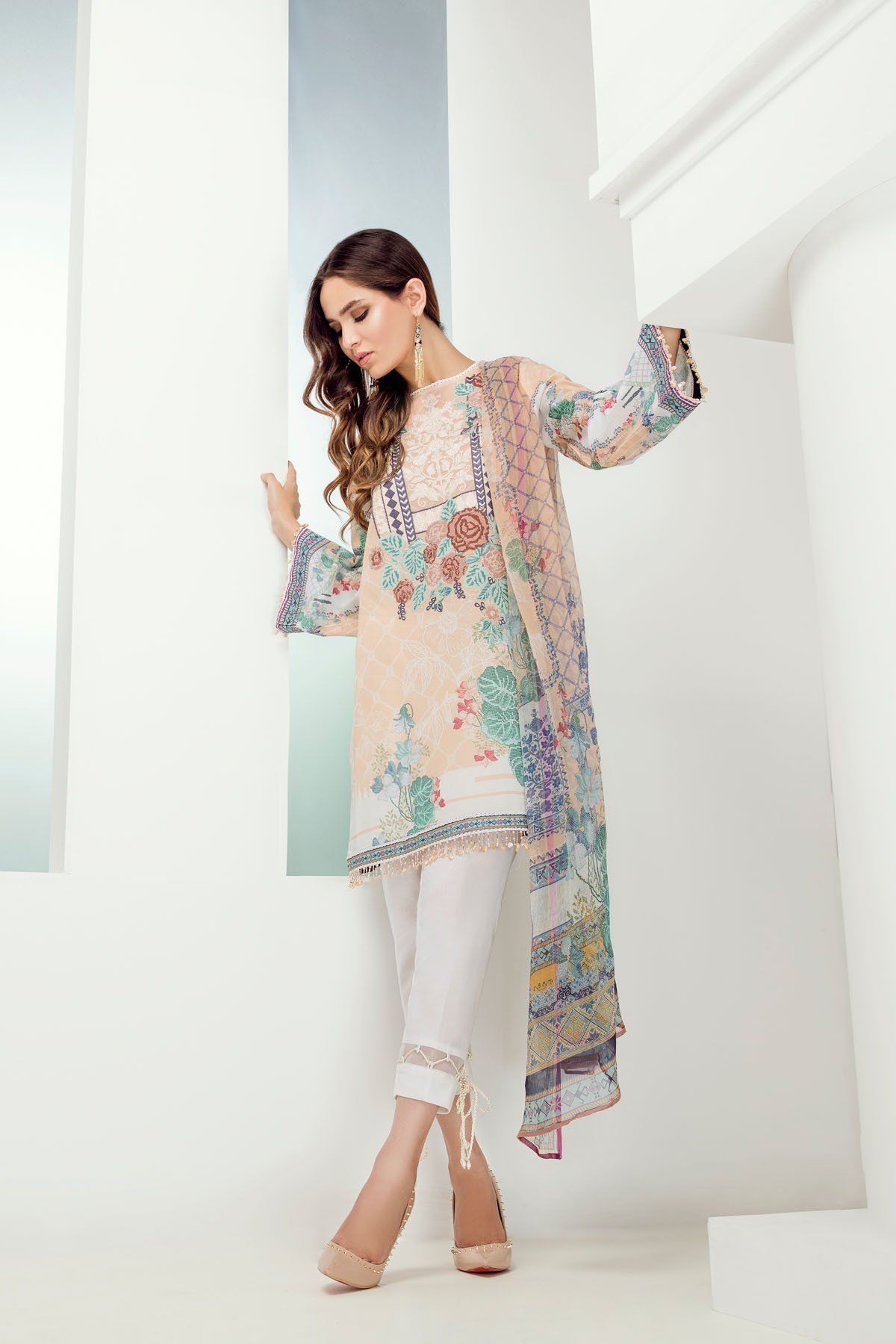 Baroque Fuchsia Lawn- Orchid Travertine