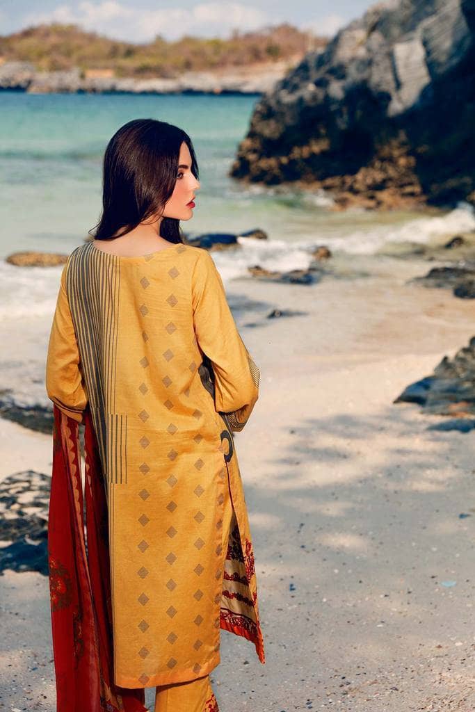 img_charizma_combination_lawn_2021_awwal_boutique