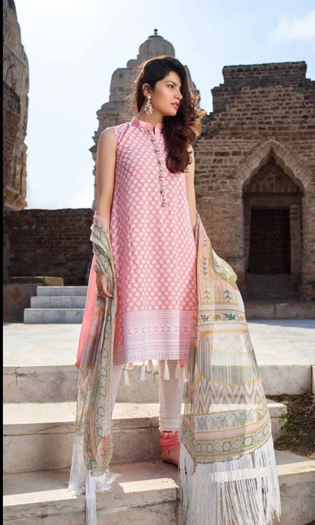 img_noor_textiles_chikankari_lawn_awwal_boutique