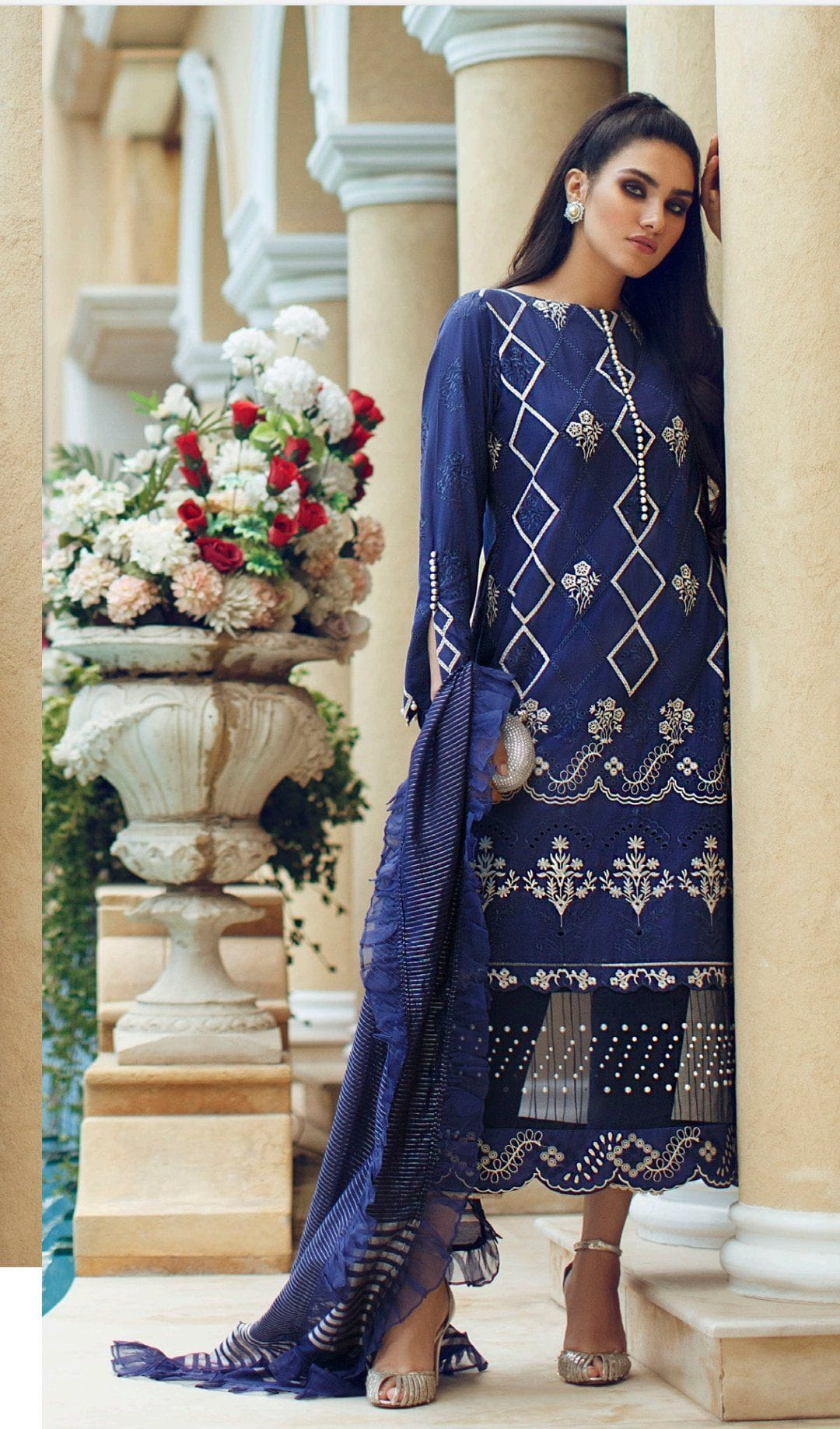 img_rouche_chikankari_lawn_awwal_boutique