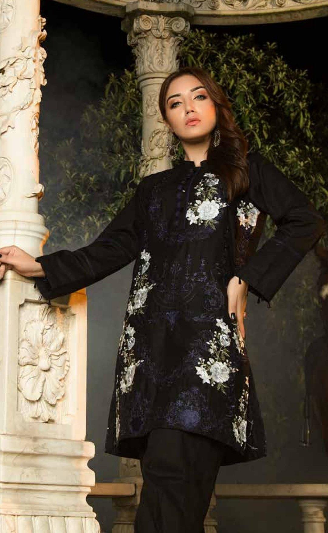 img_adans_libas_muzayyan_black_jacquard_kurti_collection_awwal_boutique