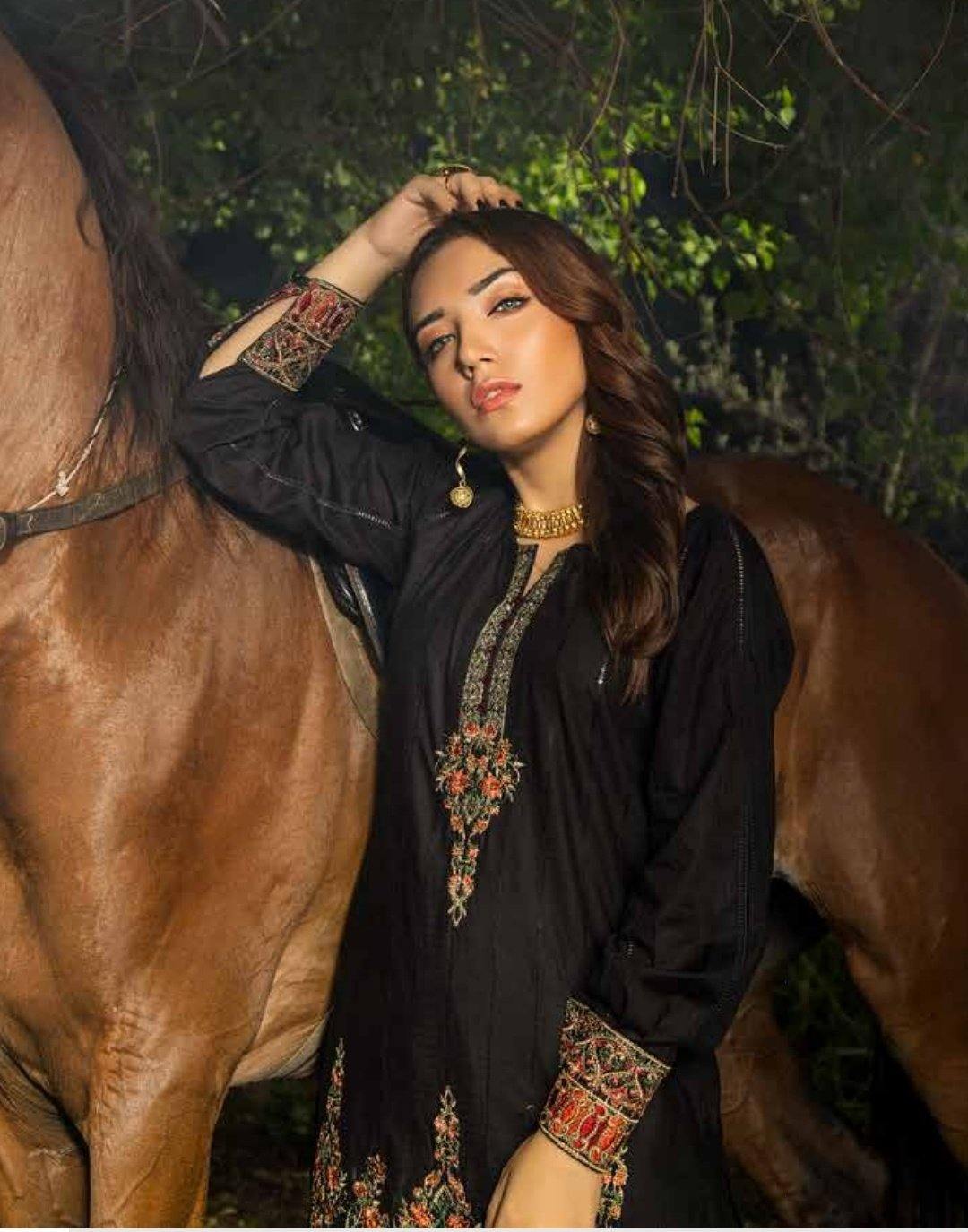 img_adans_libas_muzayyan_black_jacquard_kurti_collection_awwal_boutique