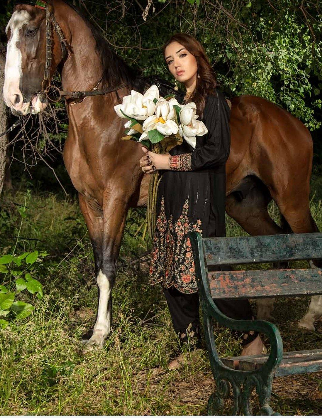 img_adans_libas_muzayyan_black_jacquard_kurti_collection_awwal_boutique