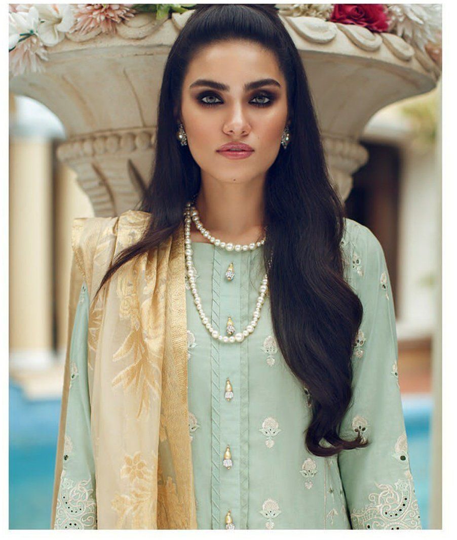 img_rouche_chikankari_lawn_awwal_boutique