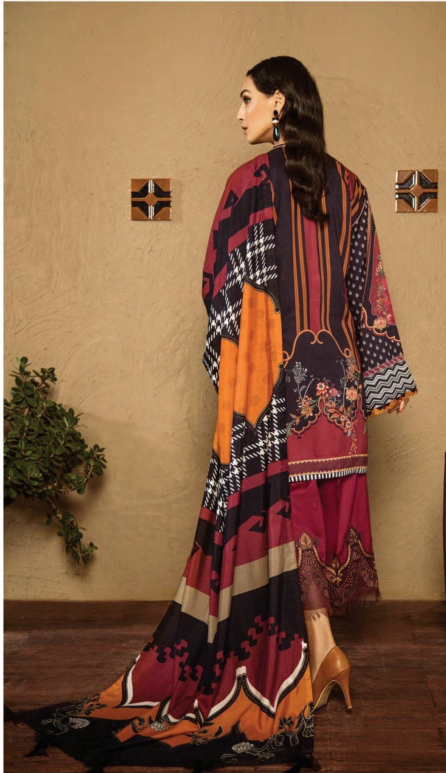 img_baroque_fuchsia_linen_collection_awwal_boutique