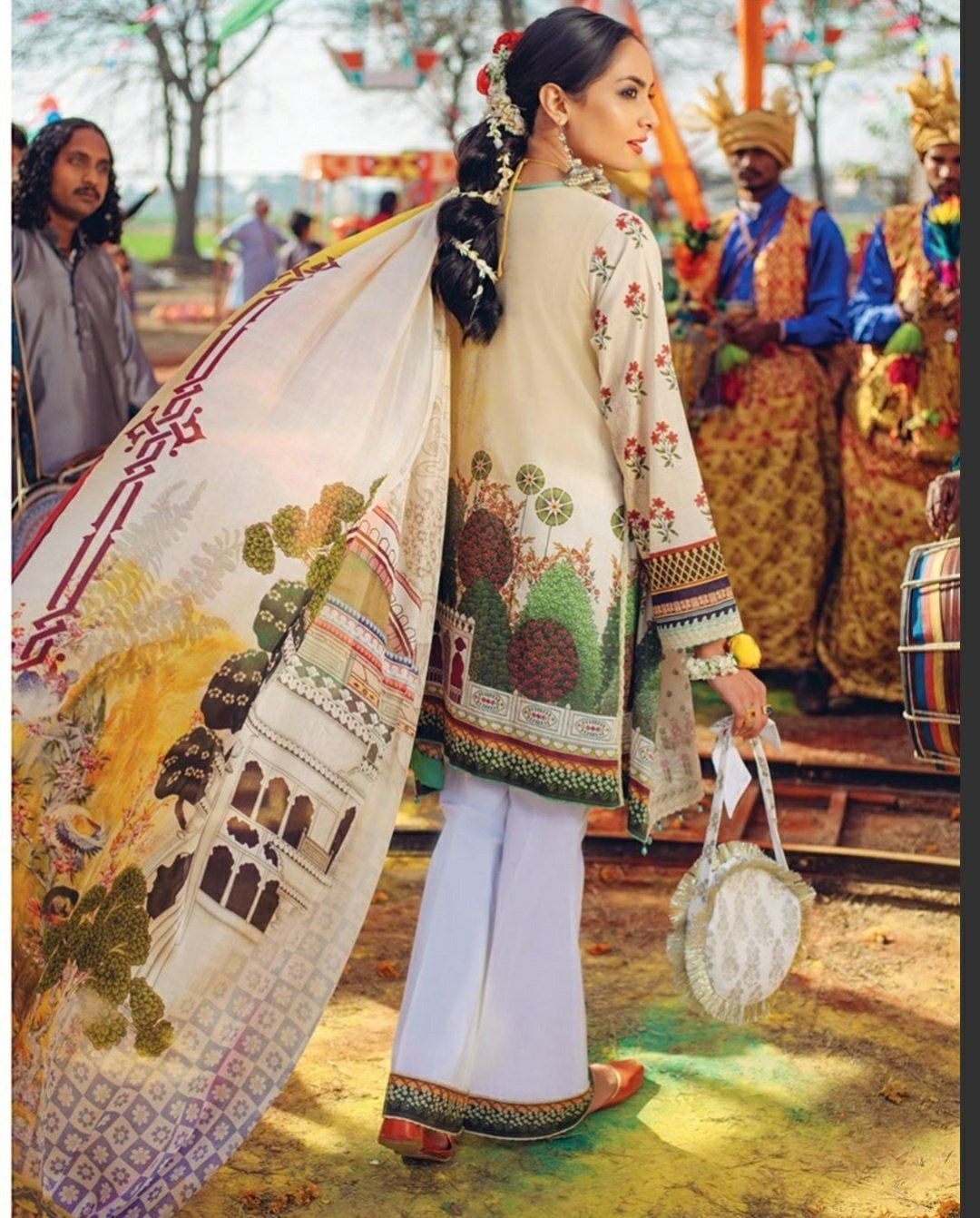 img_afsaneh_lawn_collection_awwal_boutique