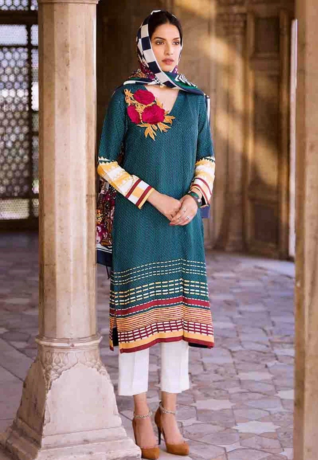 img_gul_ahmed_winter_collection_awwal_boutique