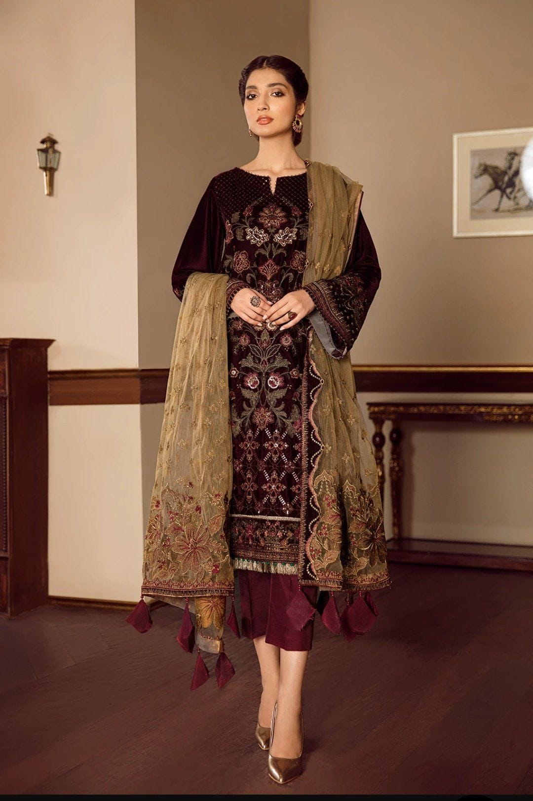 img_baroque_velvet_embroidered_collection_awwal_boutique