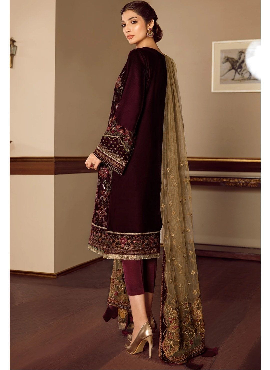 img_baroque_velvet_embroidered_collection_awwal_boutique