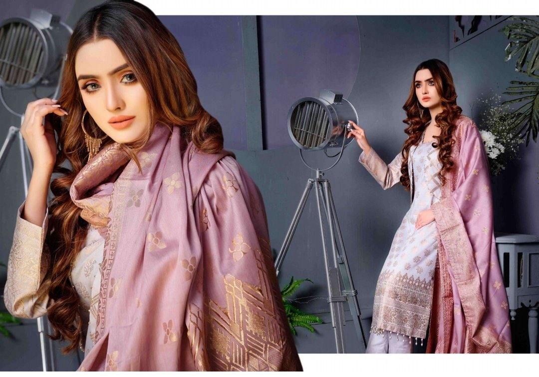 img_amna_sohail_cambric_banarsi_collection_awwal_boutique