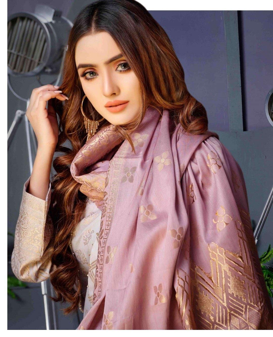 img_amna_sohail_cambric_banarsi_collection_awwal_boutique