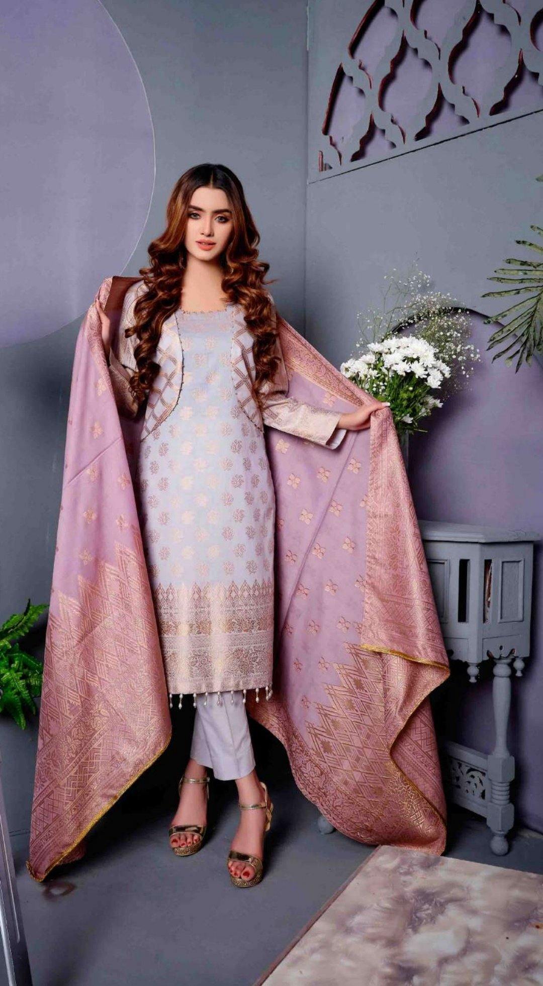 img_amna_sohail_cambric_banarsi_collection_awwal_boutique