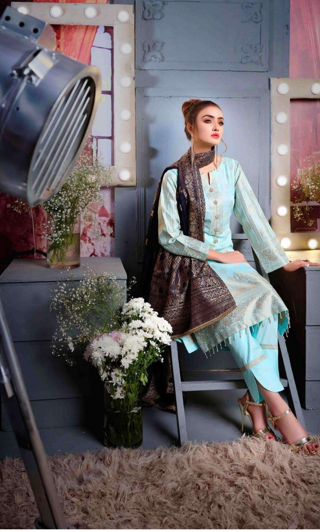 img_amna_sohail_cambric_banarsi_collection_awwal_boutique