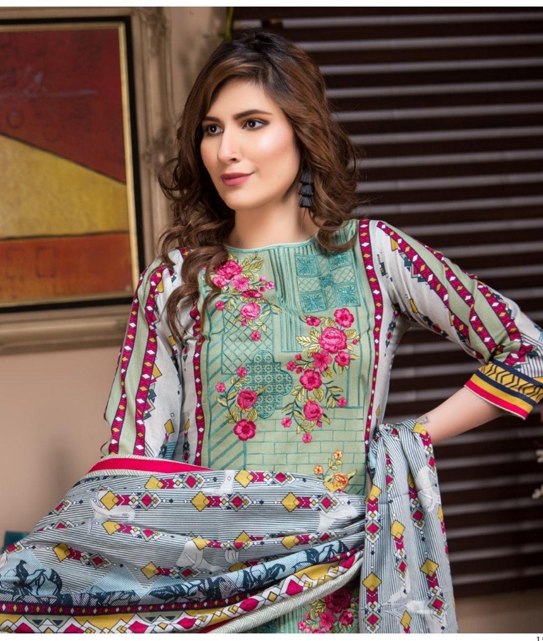 img_ruqayya_lawn_collection_awwal_boutique_by_mtf_textiles