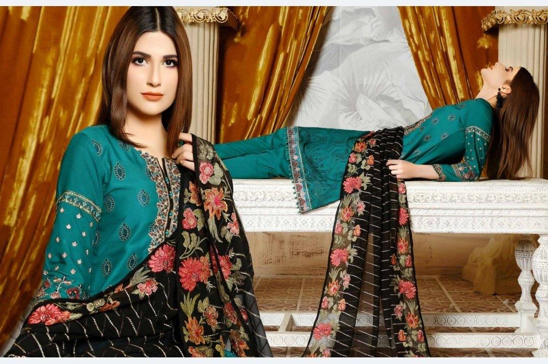 img_tawakkal_Destiny_chikankari_linen_collection_awwal_boutique