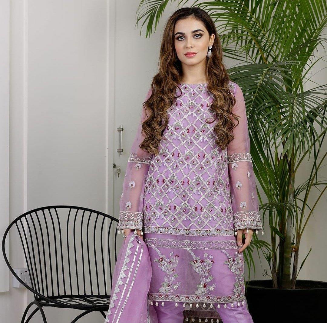 img_qalamkar_faiza_saqlain_chiffon_wedding_edition_awwal_boutique