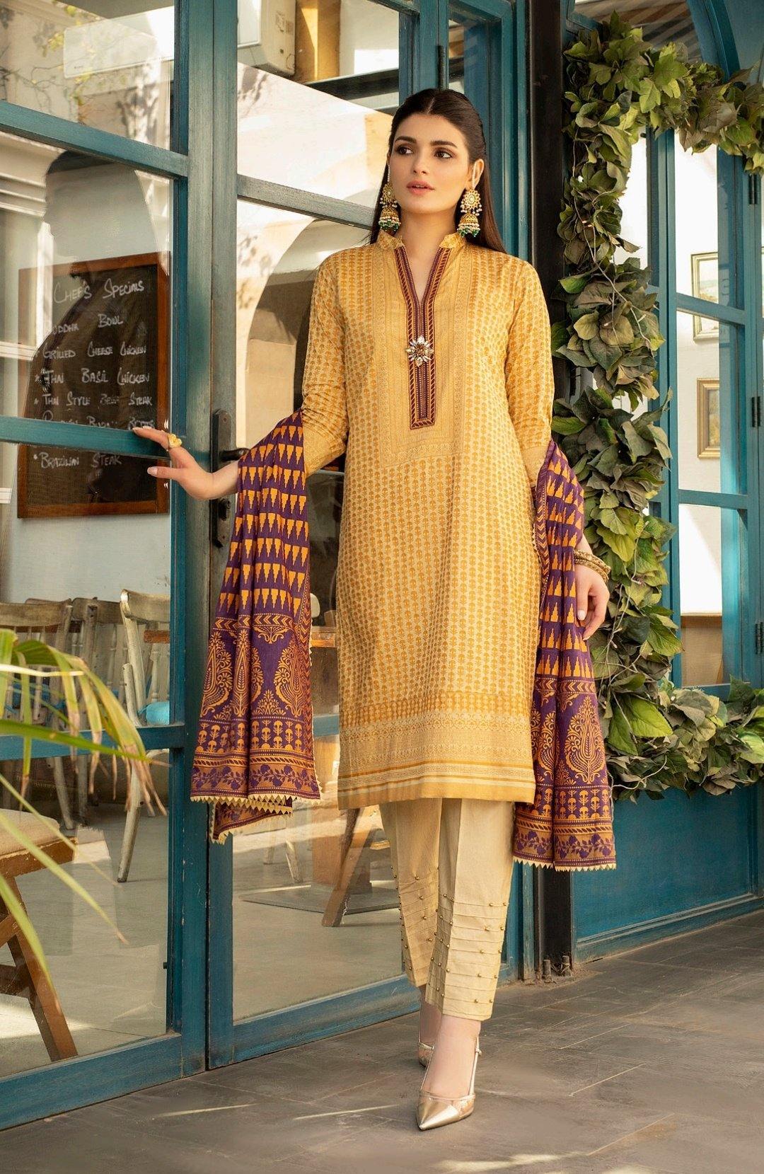 img_banarsi_printed_lawn_collection_awwal_boutique