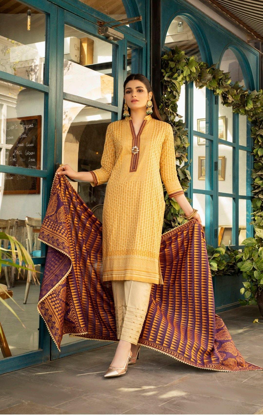 img_banarsi_printed_lawn_collection_awwal_boutique