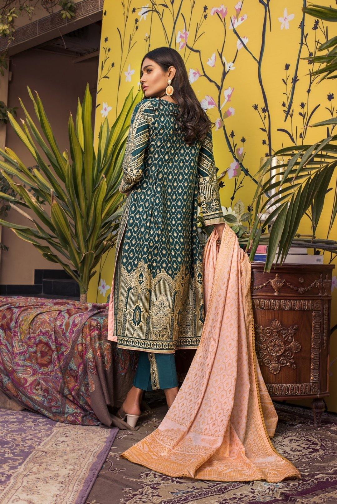 img_zs_textiles_banarsi_lawn_collection_awwal_boutique
