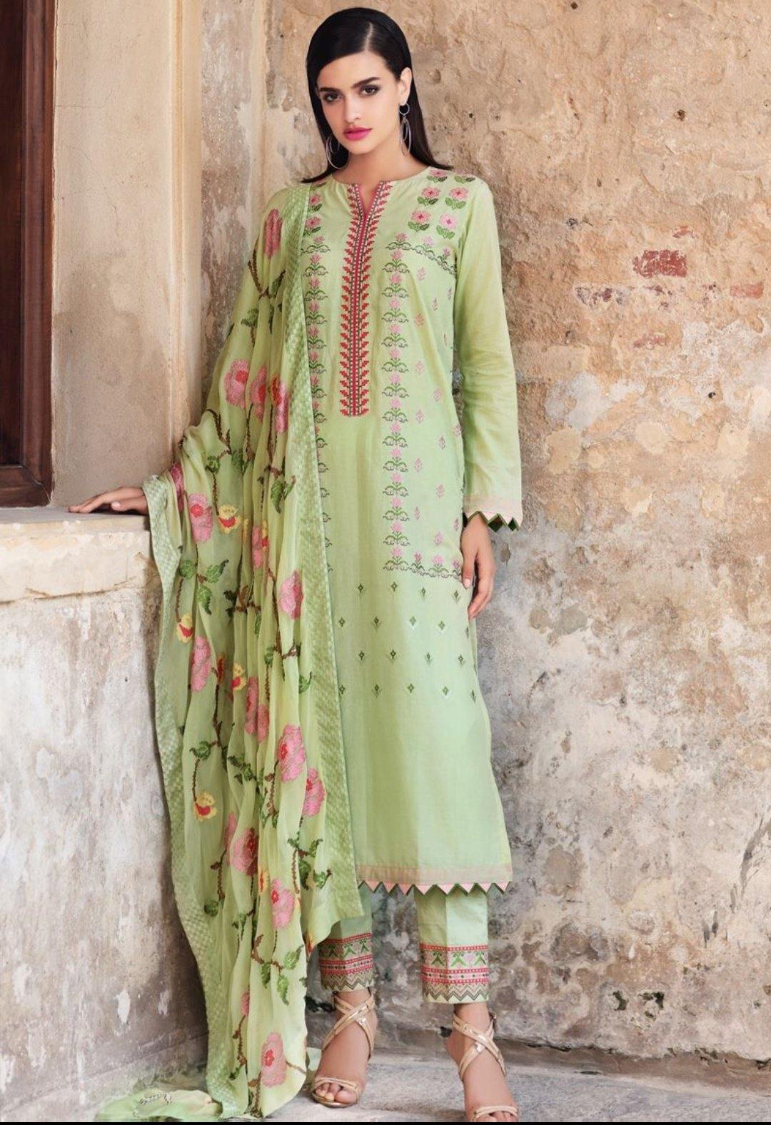 img_gul_ahmed_summer_premium_lawn_collection_awwal_boutique