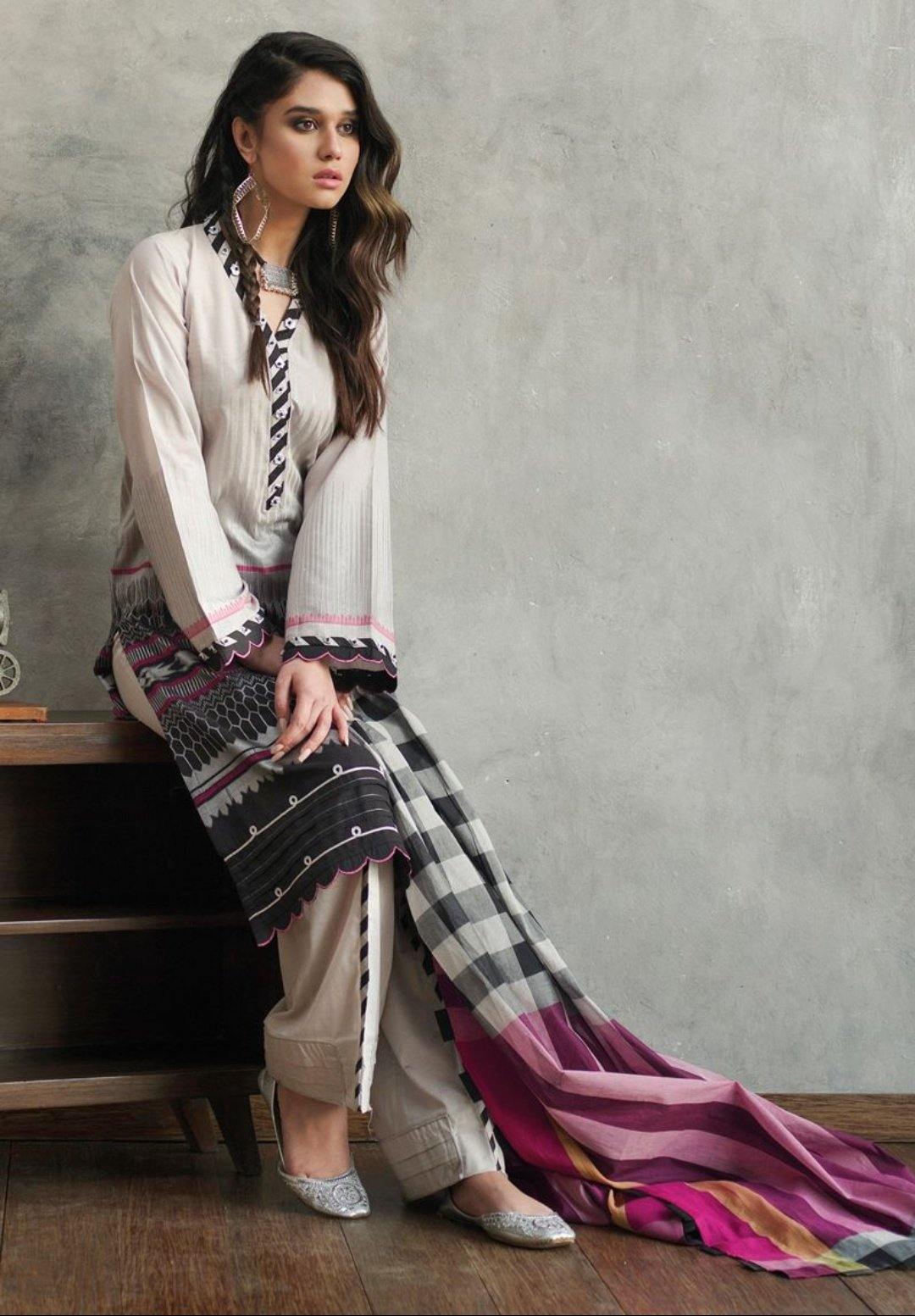 img_gul_ahmed_summer_premium_lawn_collection_awwal_boutique