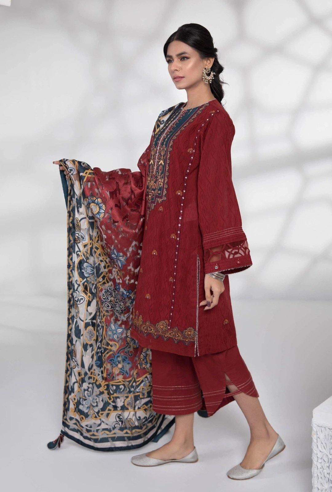 img_sapphire_lawn_collection_2020_awwal_boutique