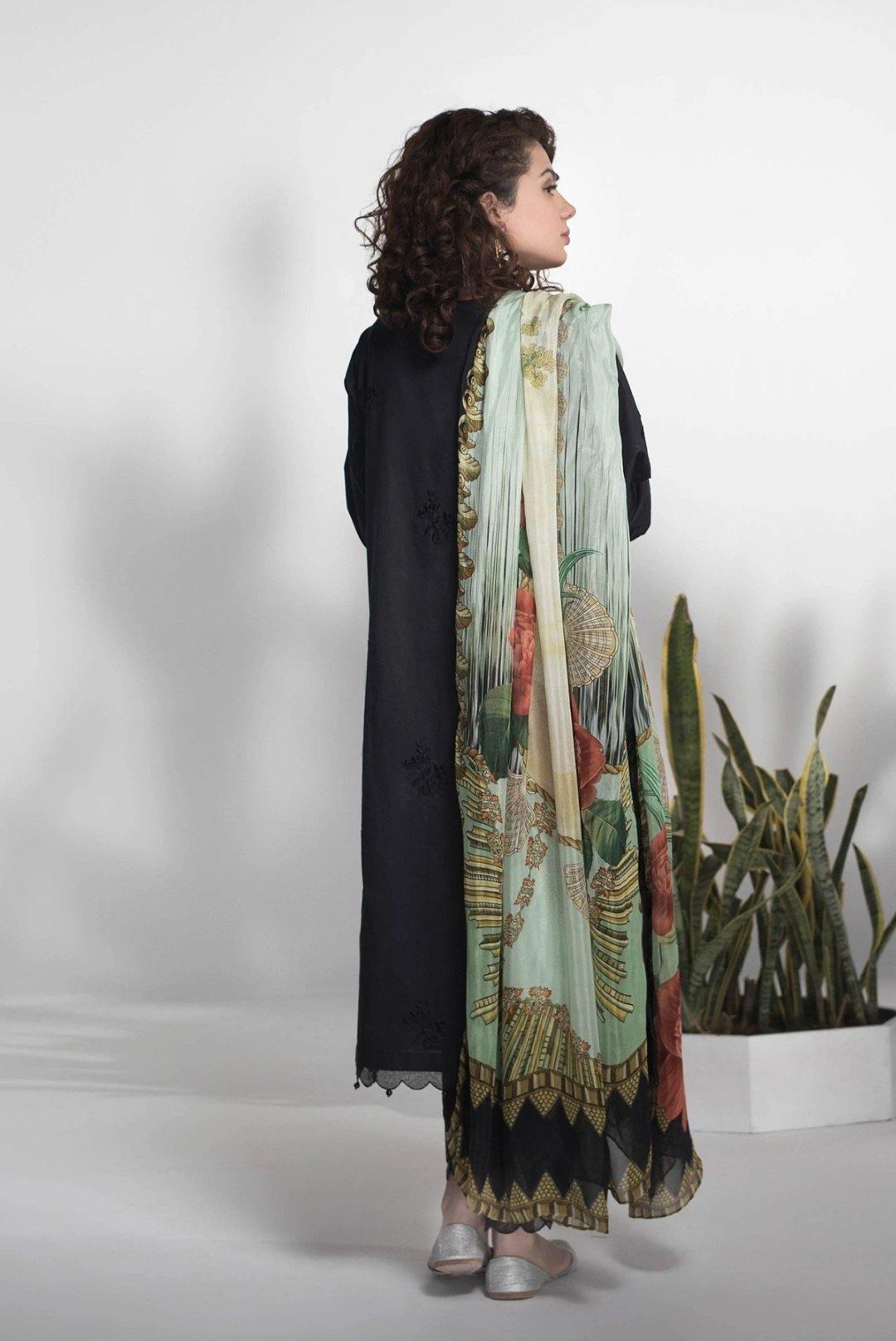 img_sapphire_lawn_collection_2020_awwal_boutique