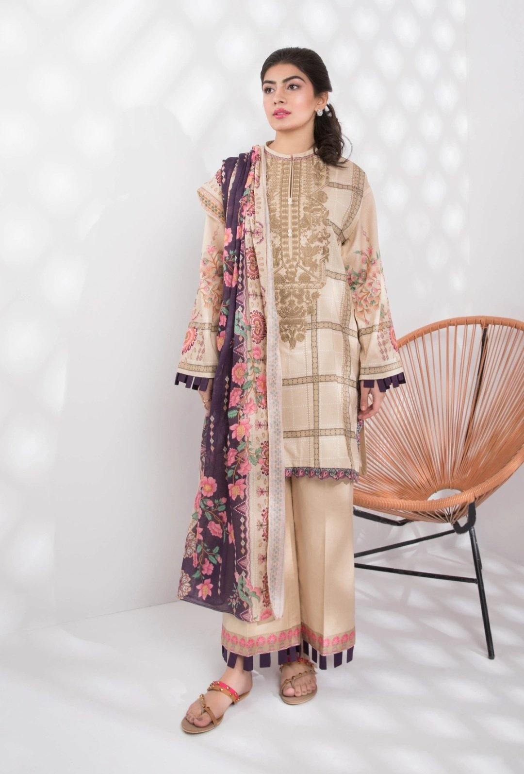 img_sapphire_lawn_collection_2020_awwal_boutique