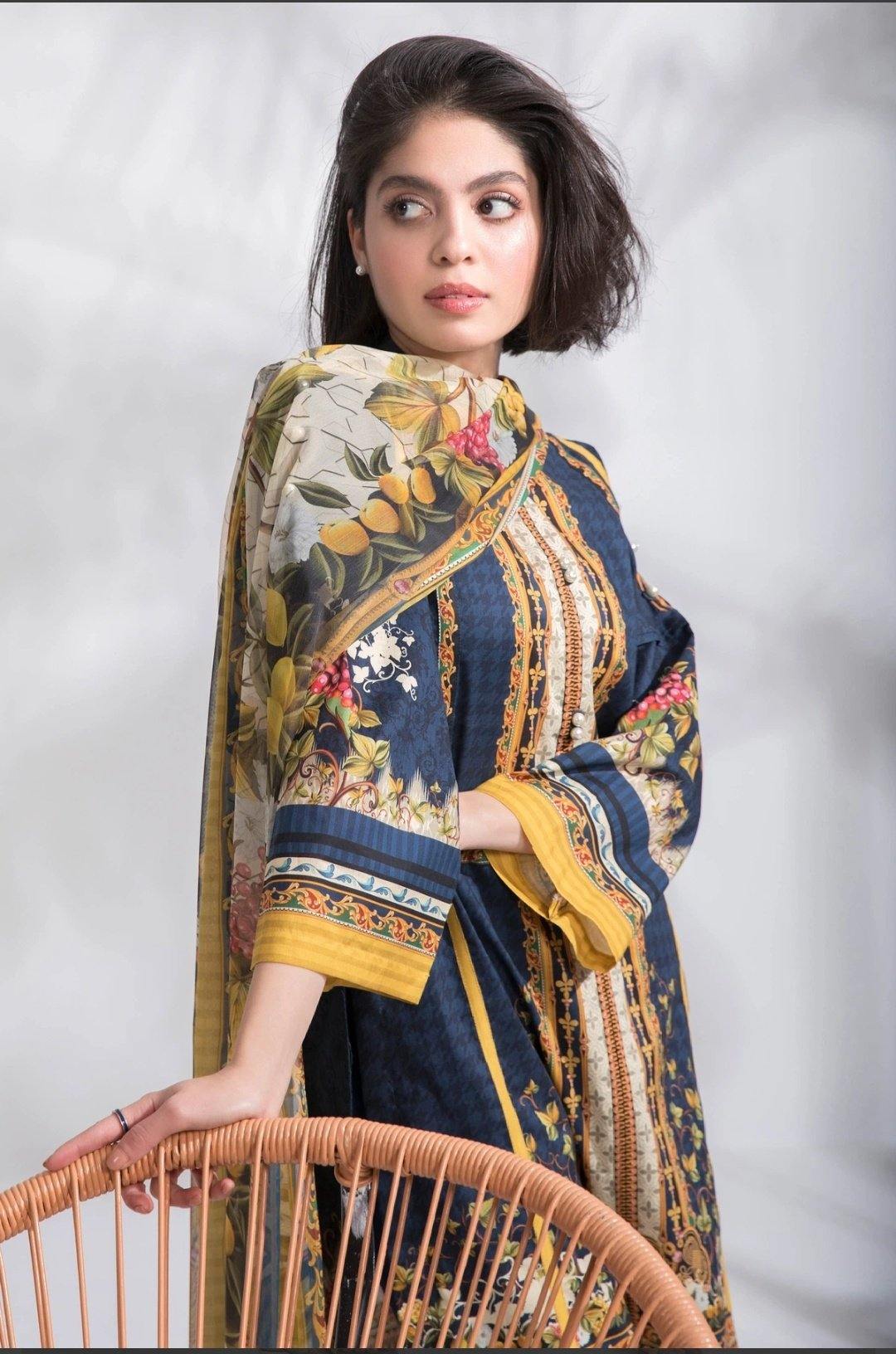 img_sapphire_lawn_collection_2020_awwal_boutique