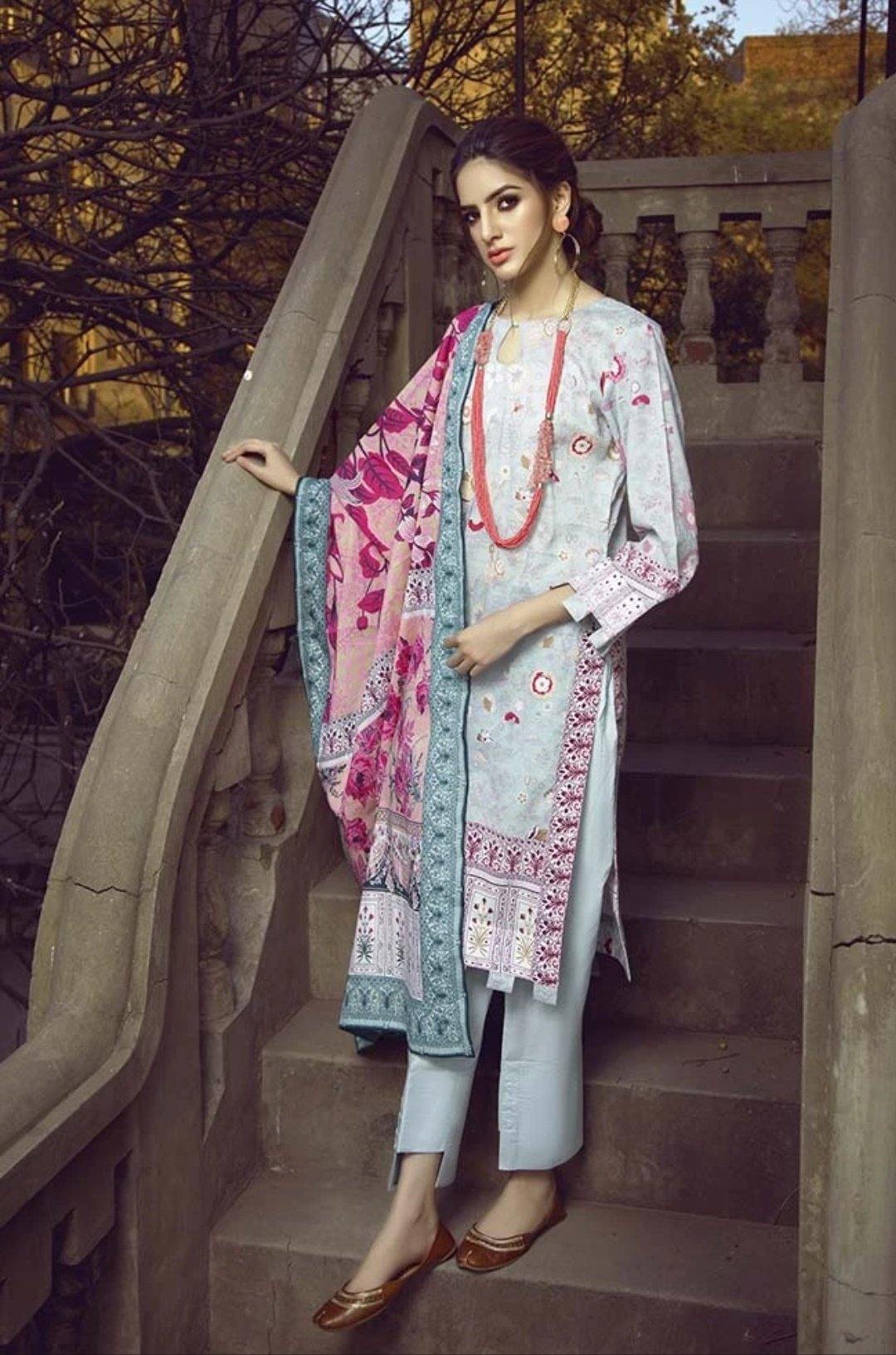 img_monsoon_lawn_collection_by_al_zohaib_awwal_boutique