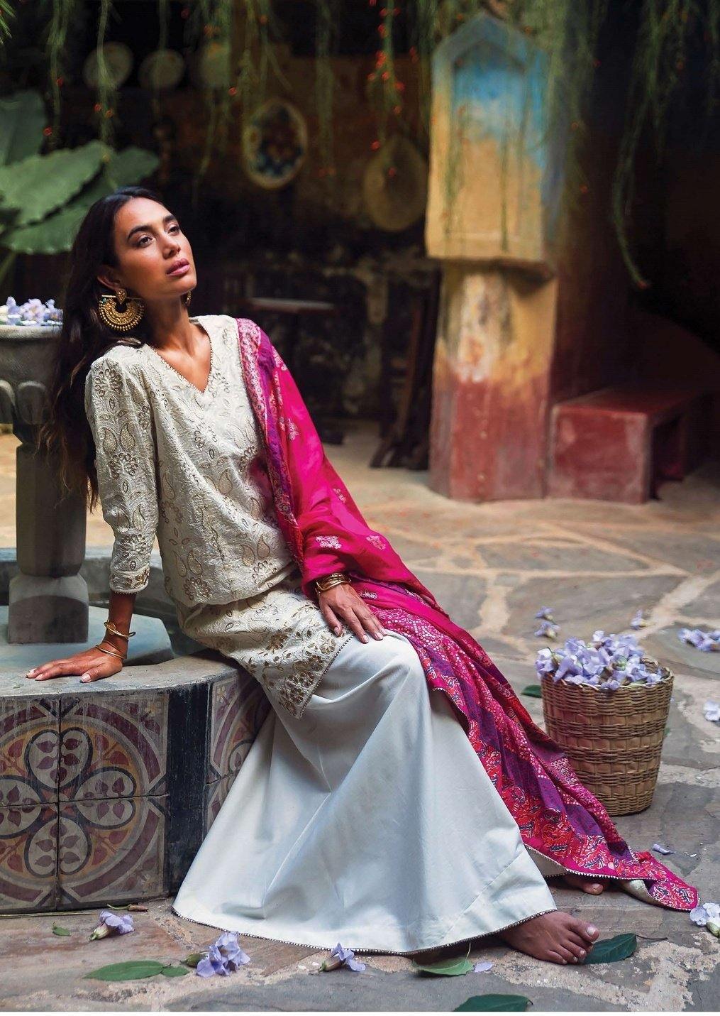 img_qalamkar_lawn_2020_awwal_boutique