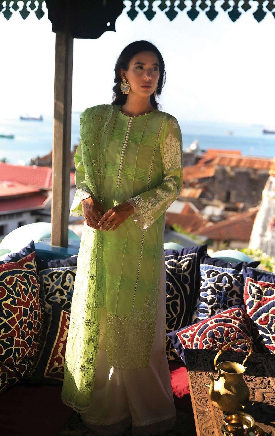 img_qalamkar_lawn_2020_awwal_boutique