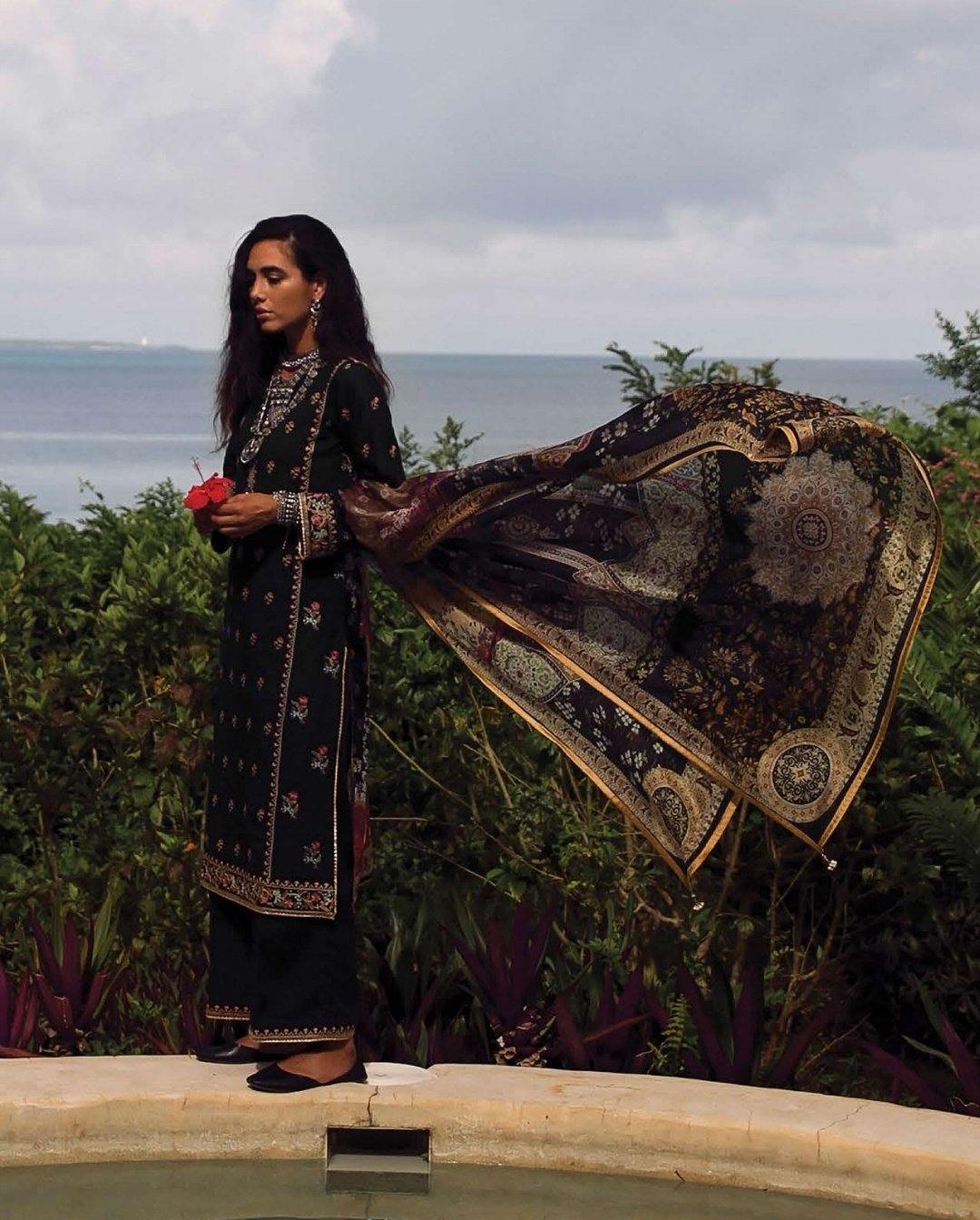 img_qalamkar_lawn_2020_awwal_boutique