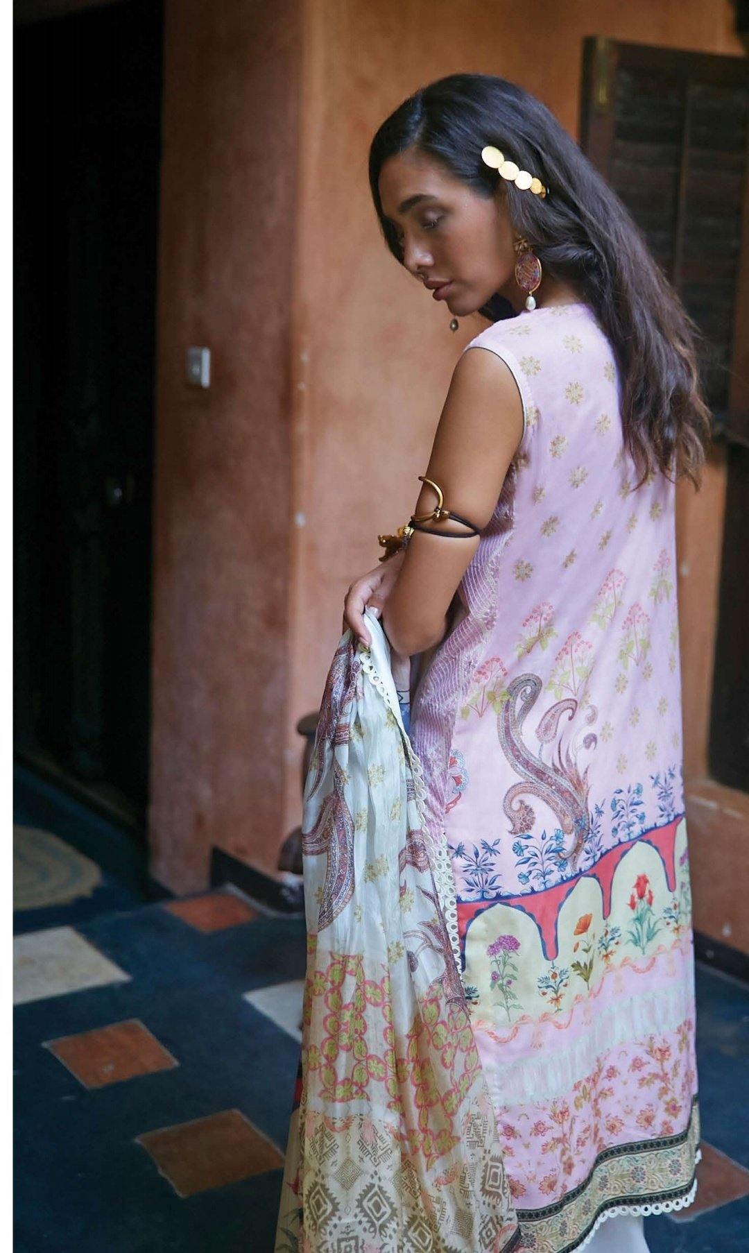 img_qalamkar_lawn_2020_awwal_boutique